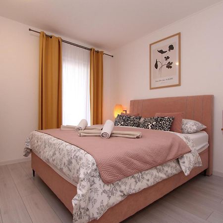 Rooms And Apartment Matosevic Ровин Екстериор снимка
