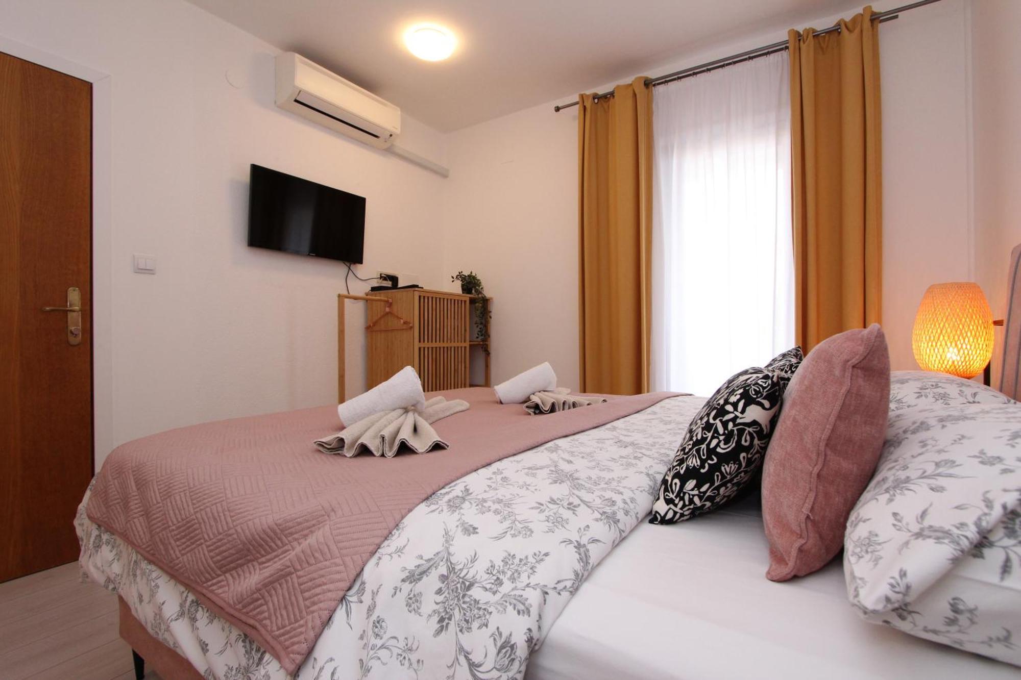 Rooms And Apartment Matosevic Ровин Екстериор снимка
