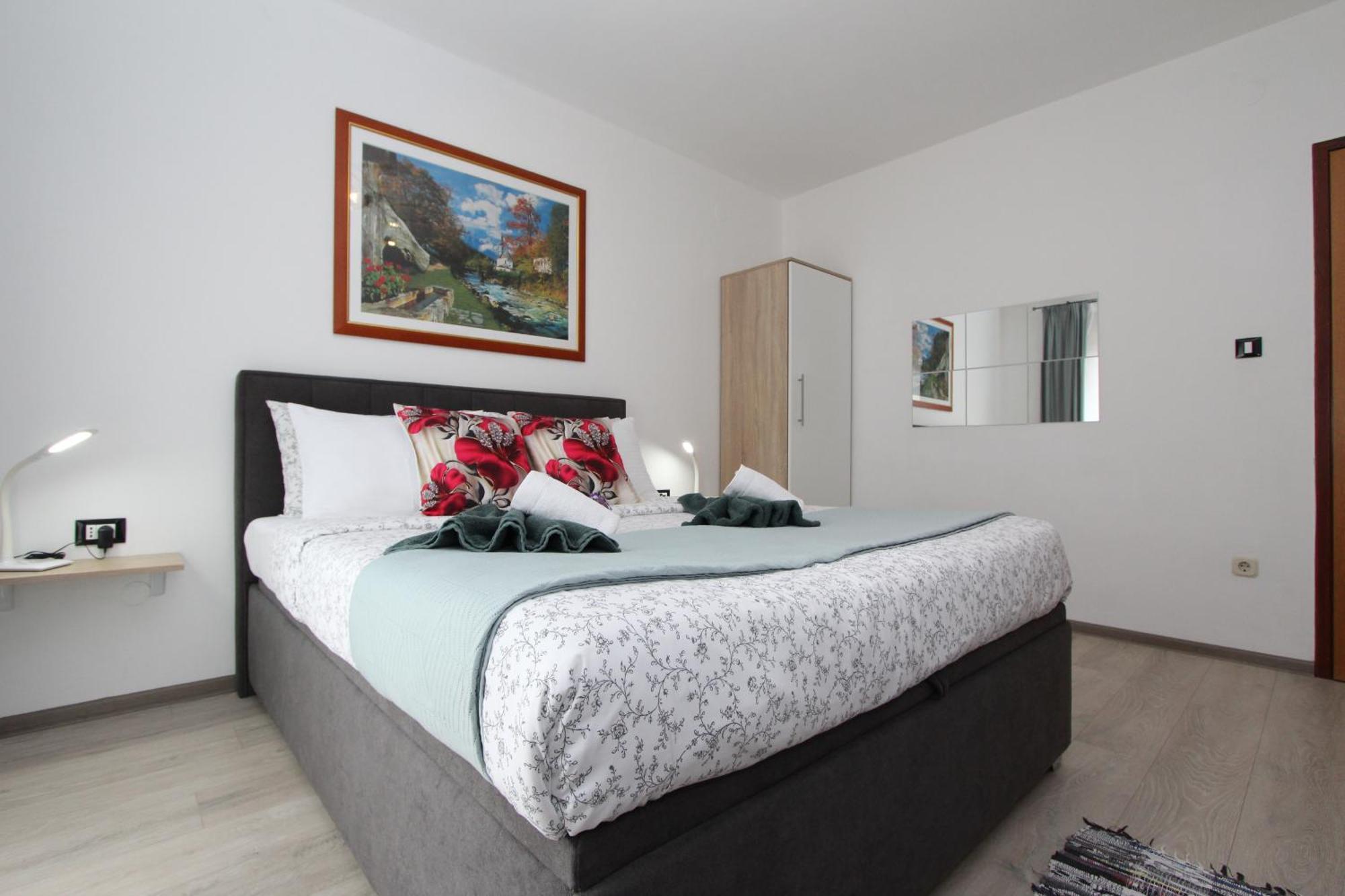 Rooms And Apartment Matosevic Ровин Екстериор снимка